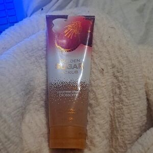 BBW NWOT GOLDEN SUGAR SCRUB